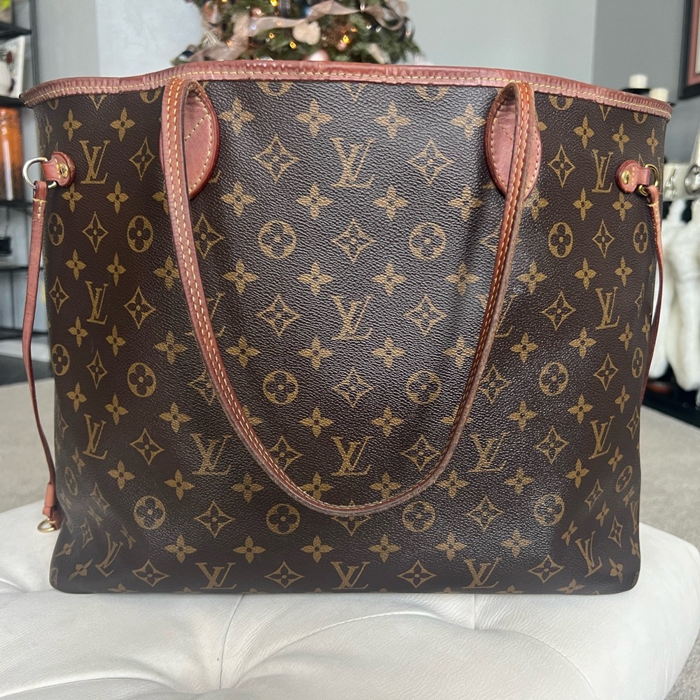 Pre loved Louis Vuitton Neverfull